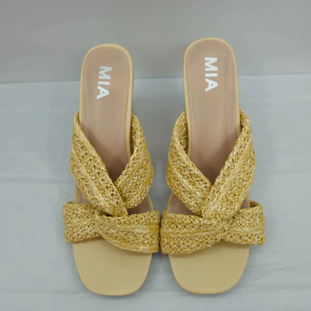 MIA Maxine Women Beige Raffia Woven Block Heel Square Toe Sandals Size 7.5
